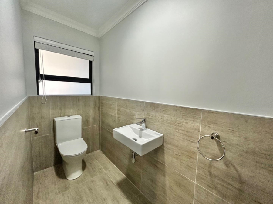 4 Bedroom Property for Sale in Wavecrest Eastern Cape